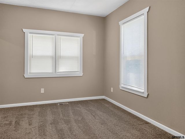 3417 Seward Street, Omaha, NE 68111