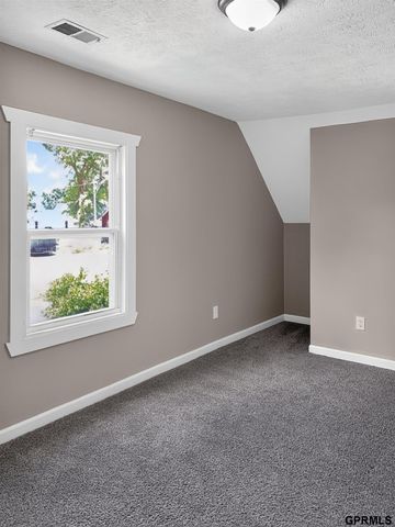 3417 Seward Street, Omaha, NE 68111
