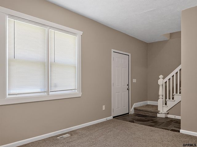 3417 Seward Street, Omaha, NE 68111