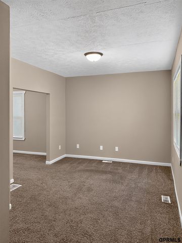 3417 Seward Street, Omaha, NE 68111