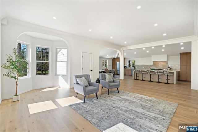 175 E Crescent Avenue, Allendale, NJ 07401