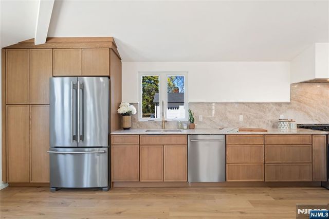175 E Crescent Avenue, Allendale, NJ 07401