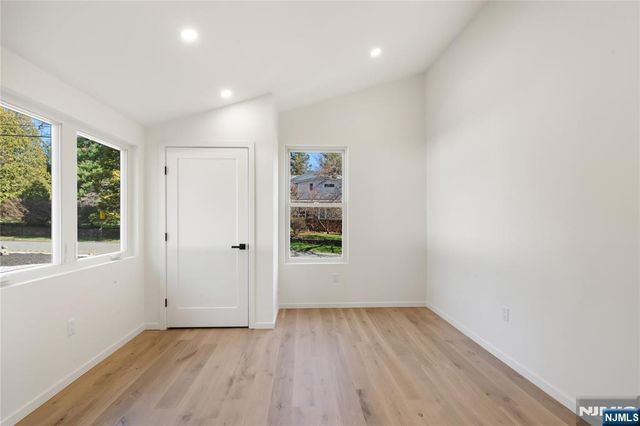 175 E Crescent Avenue, Allendale, NJ 07401