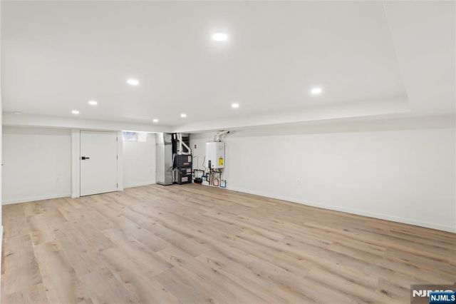 175 E Crescent Avenue, Allendale, NJ 07401