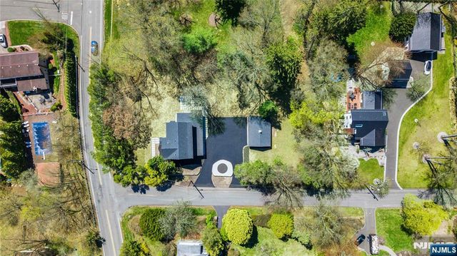 175 E Crescent Avenue, Allendale, NJ 07401