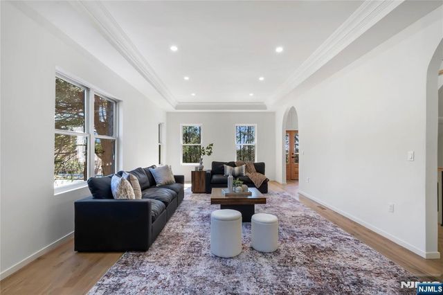 175 E Crescent Avenue, Allendale, NJ 07401
