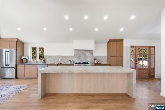 175 E Crescent Avenue, Allendale, NJ 07401