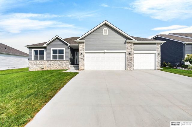 12915 S 55th Street, Papillion, NE 68133