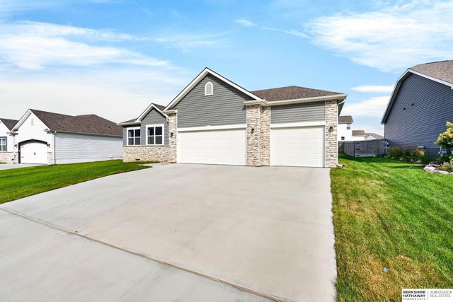 12915 S 55th Street, Papillion, NE 68133