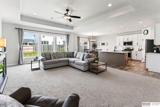 12915 S 55th Street, Papillion, NE 68133