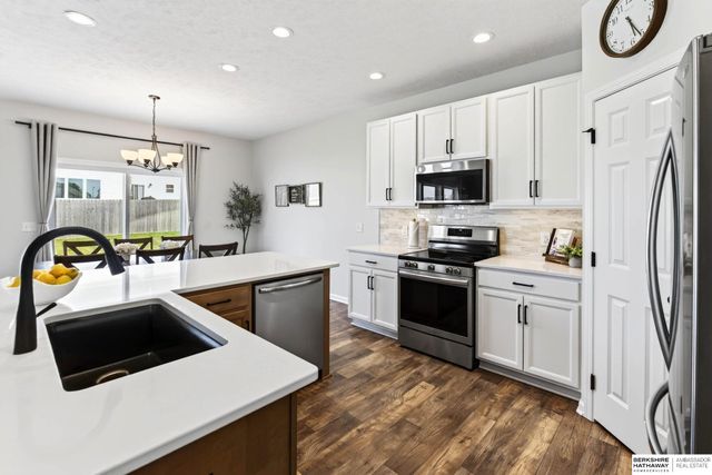 12915 S 55th Street, Papillion, NE 68133