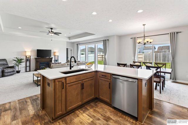 12915 S 55th Street, Papillion, NE 68133