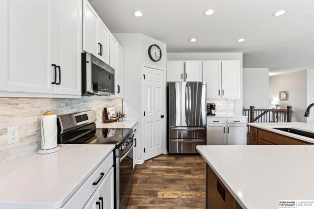 12915 S 55th Street, Papillion, NE 68133