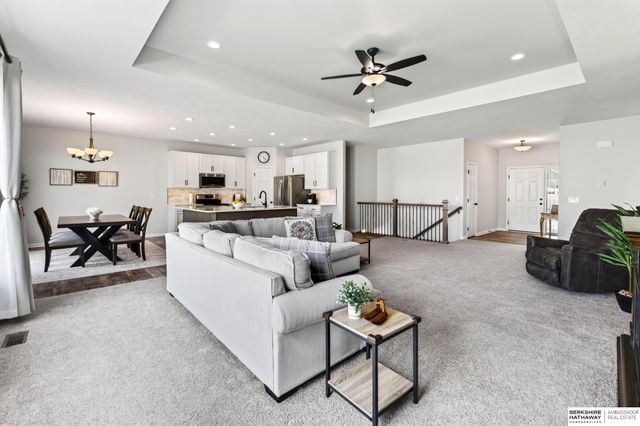 12915 S 55th Street, Papillion, NE 68133