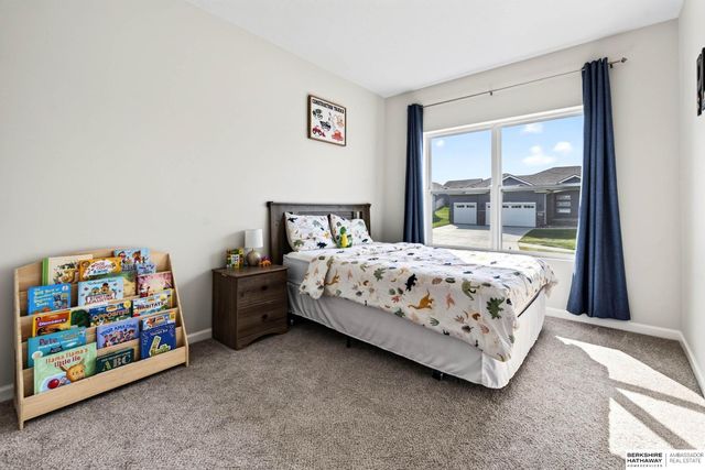 12915 S 55th Street, Papillion, NE 68133