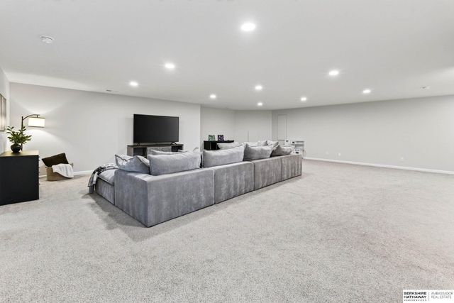 12915 S 55th Street, Papillion, NE 68133
