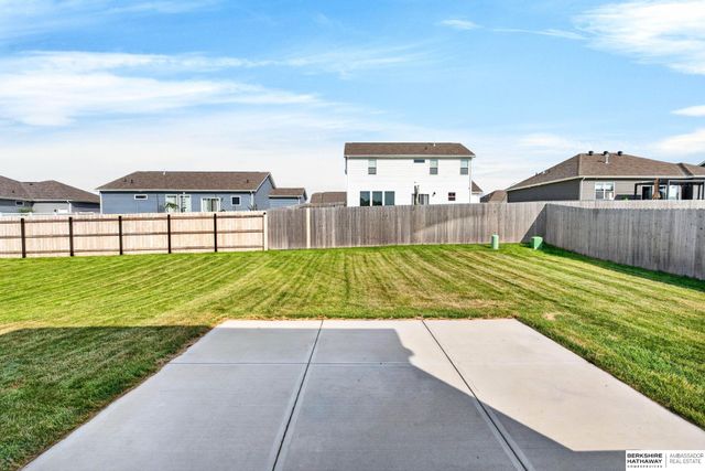 12915 S 55th Street, Papillion, NE 68133