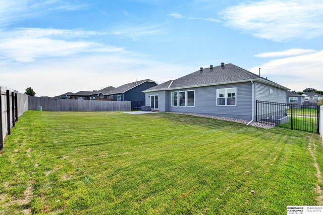 12915 S 55th Street, Papillion, NE 68133