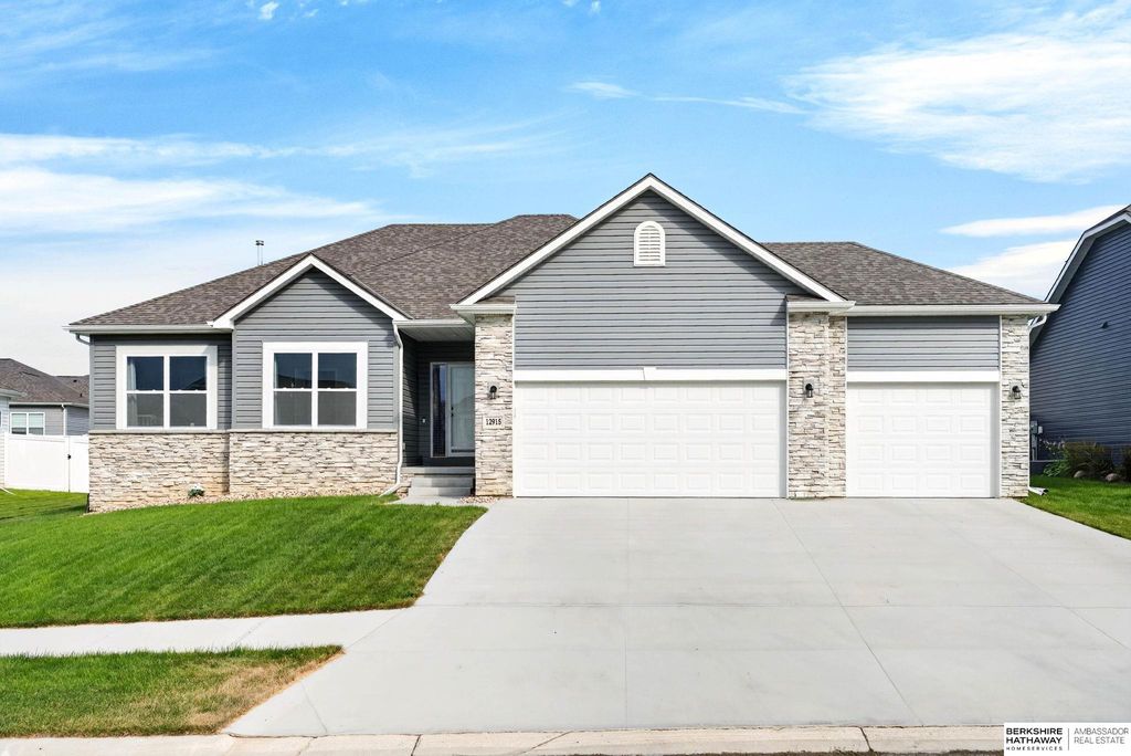 12915 S 55th Street, Papillion, NE 68133