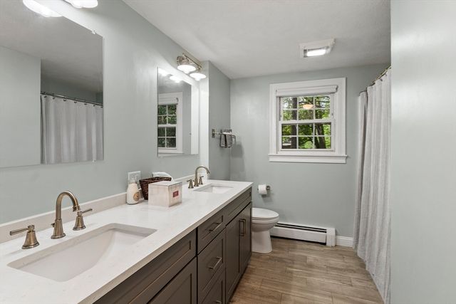 25 Glenwood Rd, Tewksbury, MA 01876