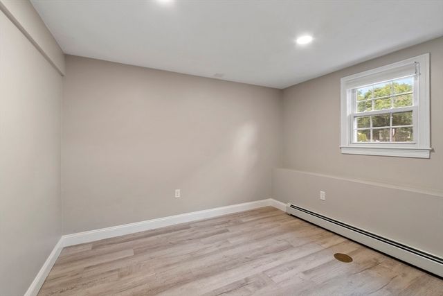 25 Glenwood Rd, Tewksbury, MA 01876