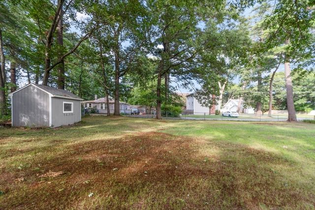 25 Glenwood Rd, Tewksbury, MA 01876