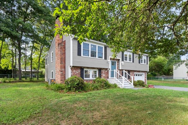 25 Glenwood Rd, Tewksbury, MA 01876