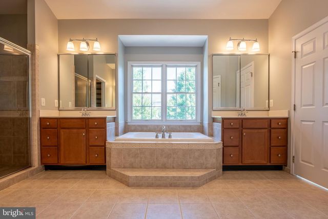 20262 KIAWAH ISLAND DR, Ashburn, VA 20147