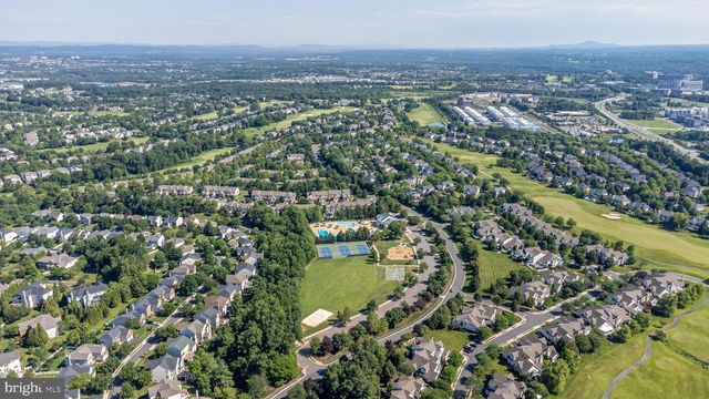 20262 KIAWAH ISLAND DR, Ashburn, VA 20147