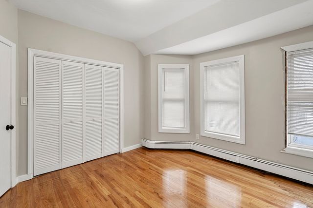 5 Gayland St 2, Boston, MA 02125