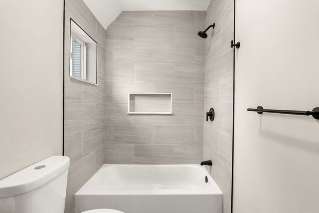 5 Gayland St 2, Boston, MA 02125