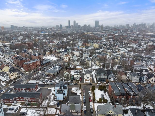 5 Gayland St 2, Boston, MA 02125