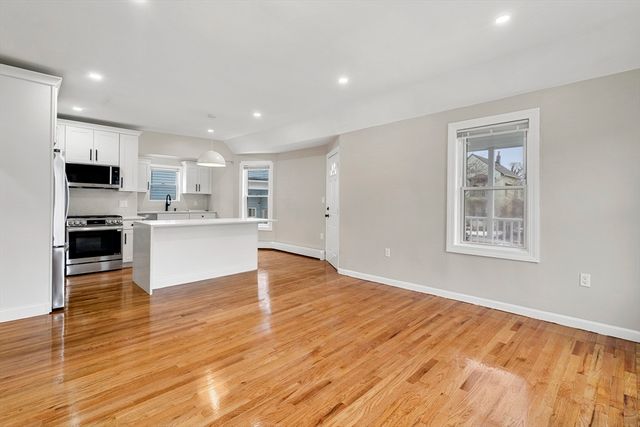 5 Gayland St 2, Boston, MA 02125