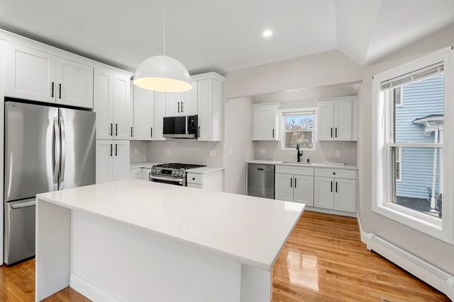 5 Gayland St 2, Boston, MA 02125