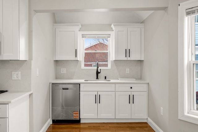 5 Gayland St 2, Boston, MA 02125