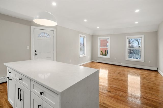 5 Gayland St 2, Boston, MA 02125