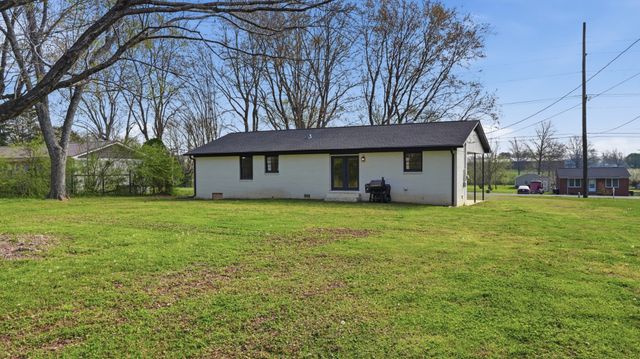 179 Old Huntsville Rd, Fayetteville, TN 37334