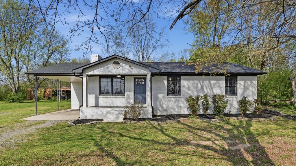 179 Old Huntsville Rd, Fayetteville, TN 37334