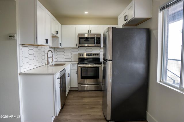 2923 N 38TH Street, Phoenix, AZ 85018