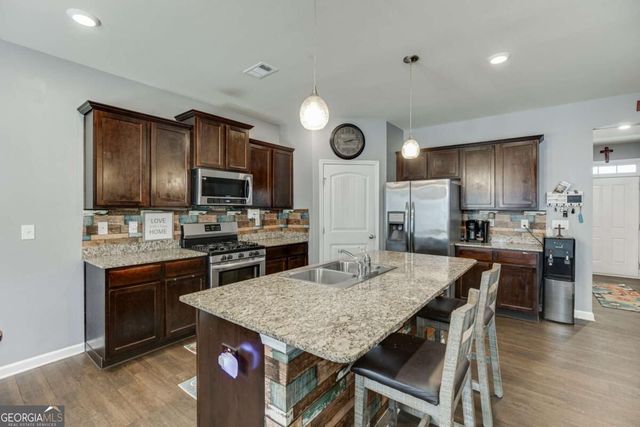 410 Maple Brook Drive, Dawsonville, GA 30534