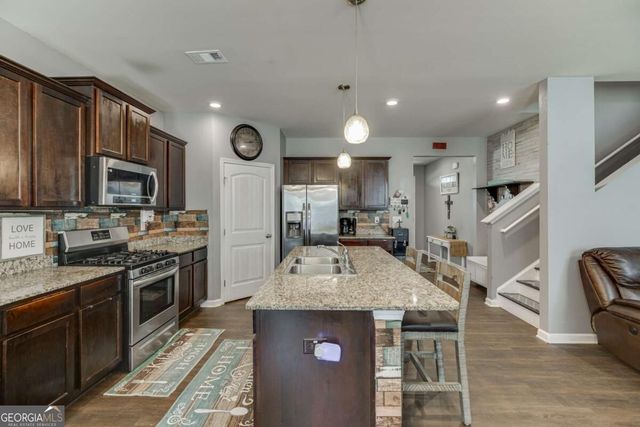410 Maple Brook Drive, Dawsonville, GA 30534