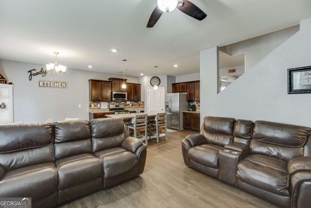410 Maple Brook Drive, Dawsonville, GA 30534