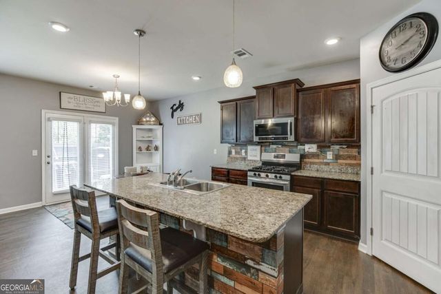 410 Maple Brook Drive, Dawsonville, GA 30534