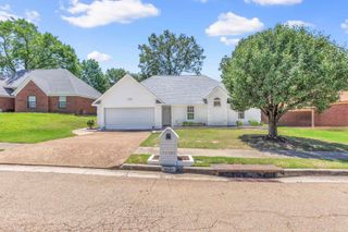 7321 STONINGTON DR, Memphis, TN 38125