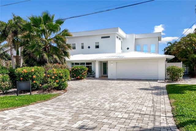 2302 SE 28th ST, Cape Coral, FL 33904