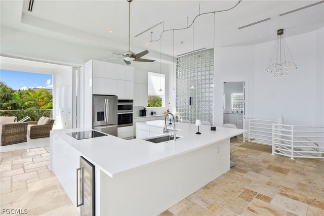 2302 SE 28th ST, Cape Coral, FL 33904