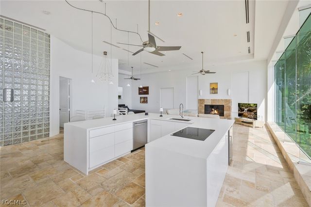 2302 SE 28th ST, Cape Coral, FL 33904