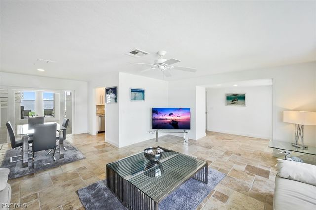 2302 SE 28th ST, Cape Coral, FL 33904