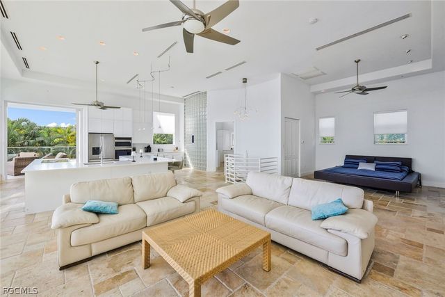 2302 SE 28th ST, Cape Coral, FL 33904