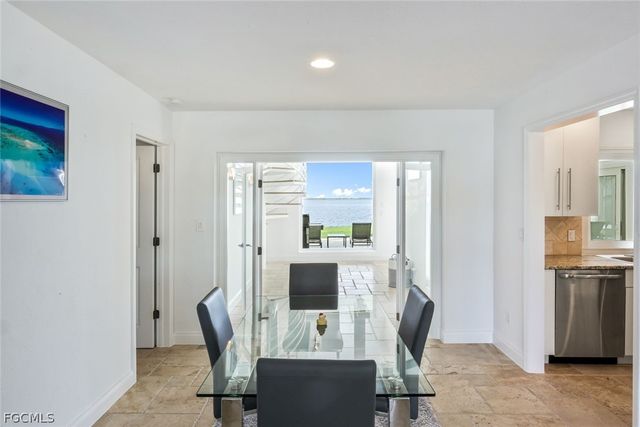 2302 SE 28th ST, Cape Coral, FL 33904